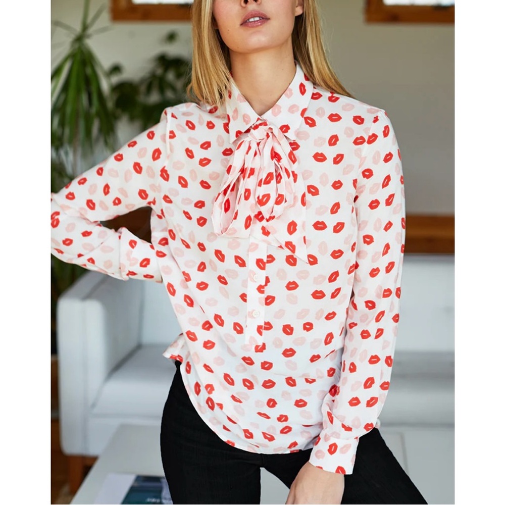 Emerson fry ribbons top in lipstick print